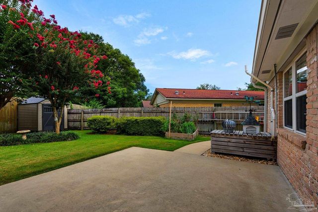 4911 Woodcliff Dr, Pensacola, FL 32504