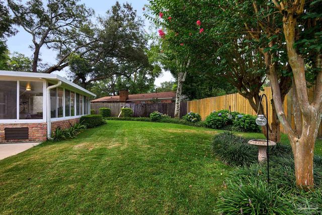 4911 Woodcliff Dr, Pensacola, FL 32504