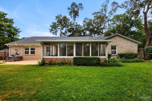 4911 Woodcliff Dr, Pensacola, FL 32504