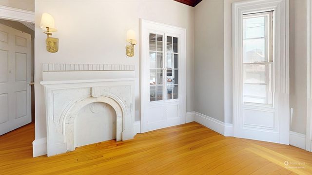 12 Lyman St 1, Waltham, MA 02452