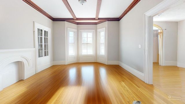 12 Lyman St 1, Waltham, MA 02452