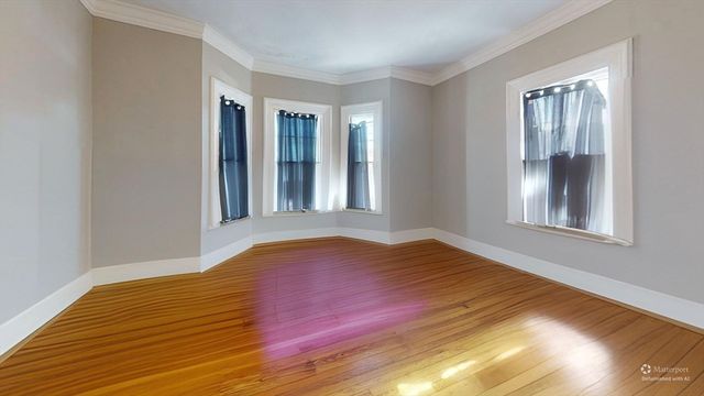 12 Lyman St 1, Waltham, MA 02452