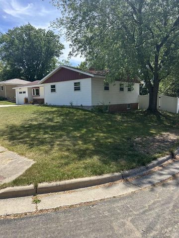 2913 Harriman Lane, Madison, WI 53713