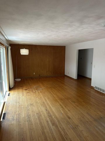 2913 Harriman Lane, Madison, WI 53713
