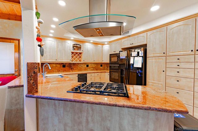 8128 Hillandale, San Diego, CA 92120