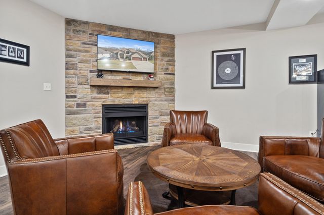 4530 STONINGTON CT, Columbia, MO 65203