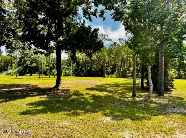 341 Poindexter Drive, Pass Christian, MS 39571