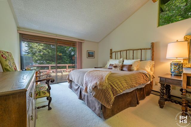 63 Camp Way, Lake Placid, NY 12946