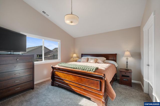 2127 SE Academy St, Dallas, OR 97338