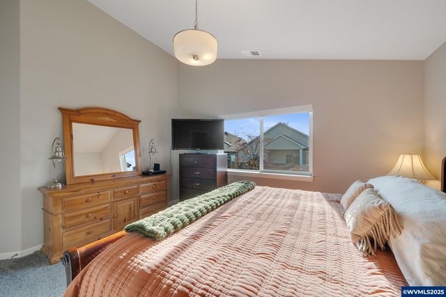 2127 SE Academy St, Dallas, OR 97338