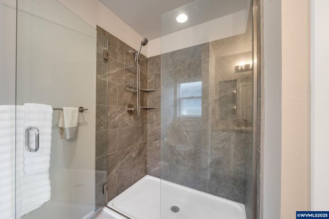 2127 SE Academy St, Dallas, OR 97338