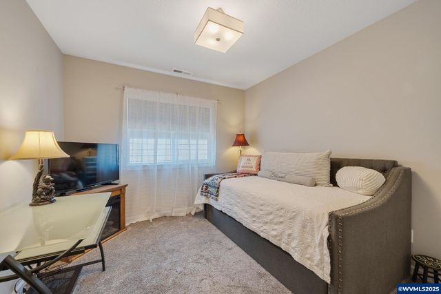 2127 SE Academy St, Dallas, OR 97338