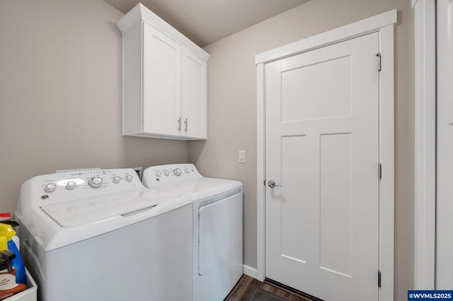 2127 SE Academy St, Dallas, OR 97338