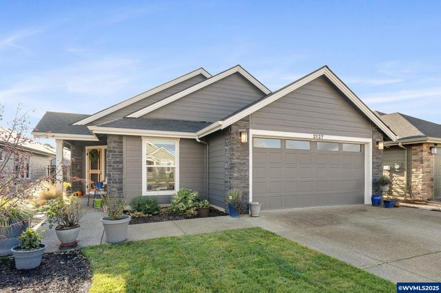 2127 SE Academy St, Dallas, OR 97338