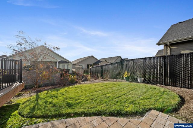 2127 SE Academy St, Dallas, OR 97338