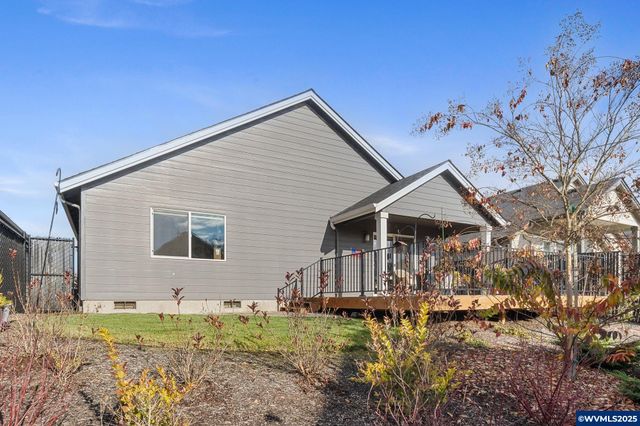 2127 SE Academy St, Dallas, OR 97338