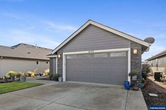 2127 SE Academy St, Dallas, OR 97338