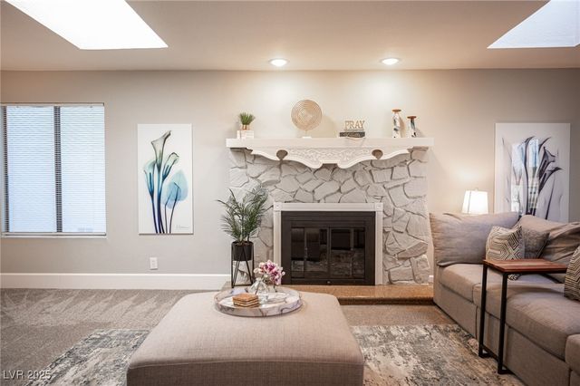 915 Vegas Valley Drive 4, Las Vegas, NV 89109