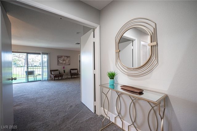 915 Vegas Valley Drive 4, Las Vegas, NV 89109