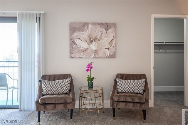 915 Vegas Valley Drive 4, Las Vegas, NV 89109