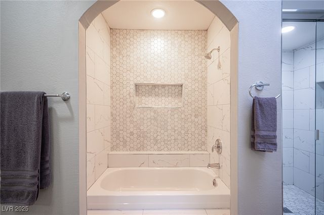 915 Vegas Valley Drive 4, Las Vegas, NV 89109