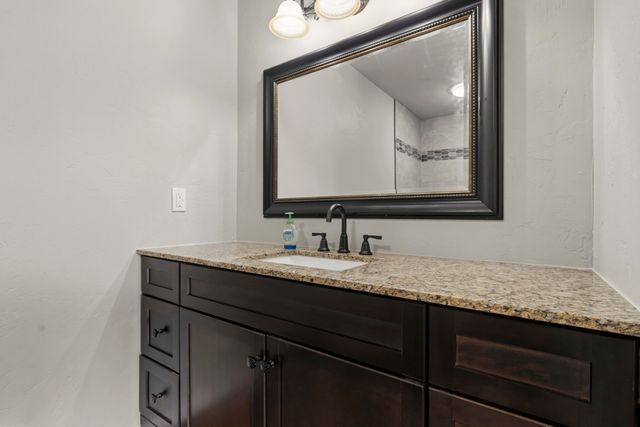 63010 E 293 Road, Grove, OK 74344