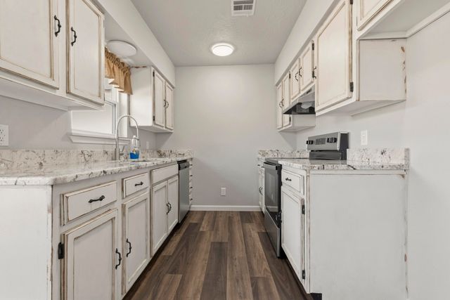 63010 E 293 Road, Grove, OK 74344