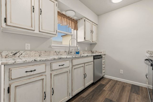 63010 E 293 Road, Grove, OK 74344