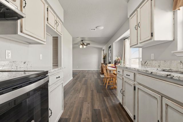 63010 E 293 Road, Grove, OK 74344