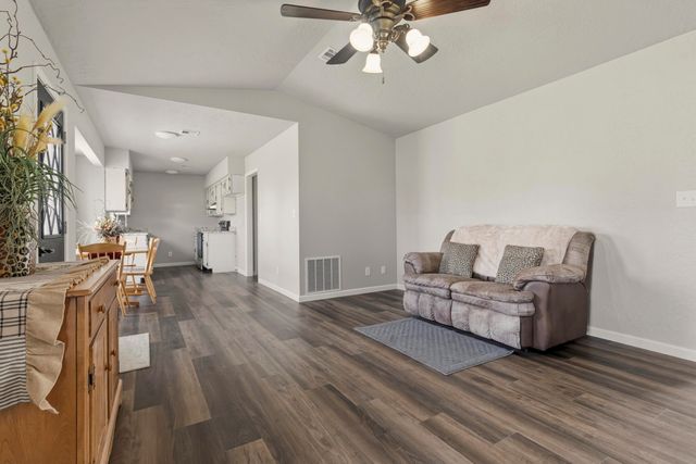 63010 E 293 Road, Grove, OK 74344