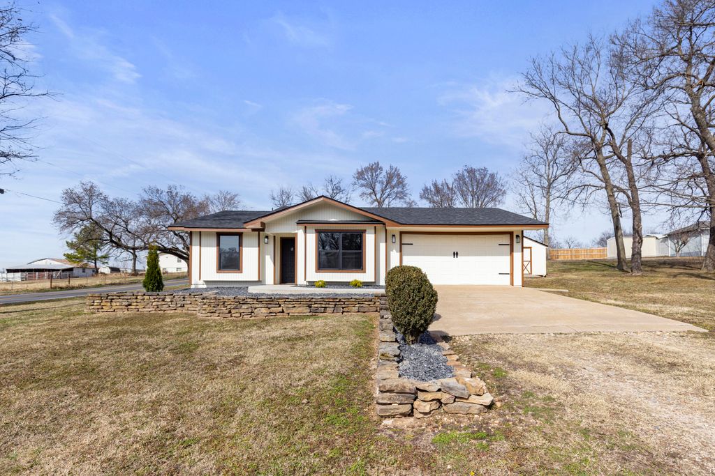 63010 E 293 Road, Grove, OK 74344