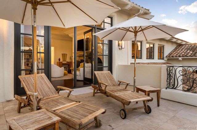 6369 Clubhouse Drive, Rancho Santa Fe, CA 92067