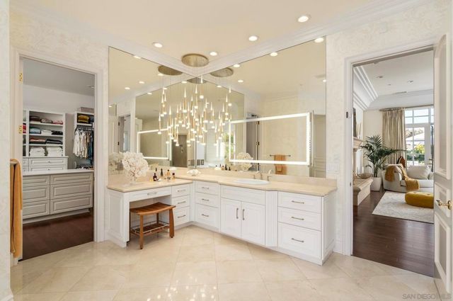 6369 Clubhouse Drive, Rancho Santa Fe, CA 92067