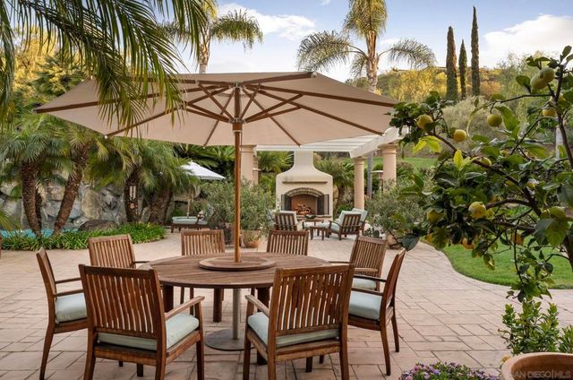 6369 Clubhouse Drive, Rancho Santa Fe, CA 92067