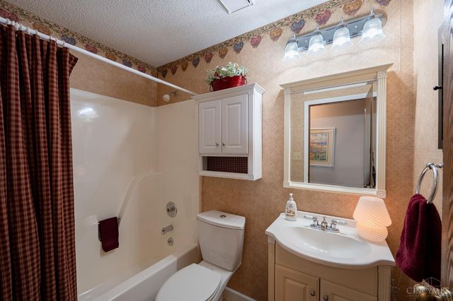 205 Heather Way Street, Middletown, OH 45042