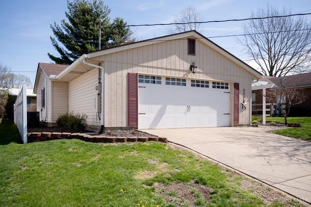 205 Heather Way Street, Middletown, OH 45042