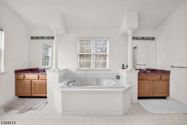 23 Margaret Dr, Franklin Twp., NJ 08873