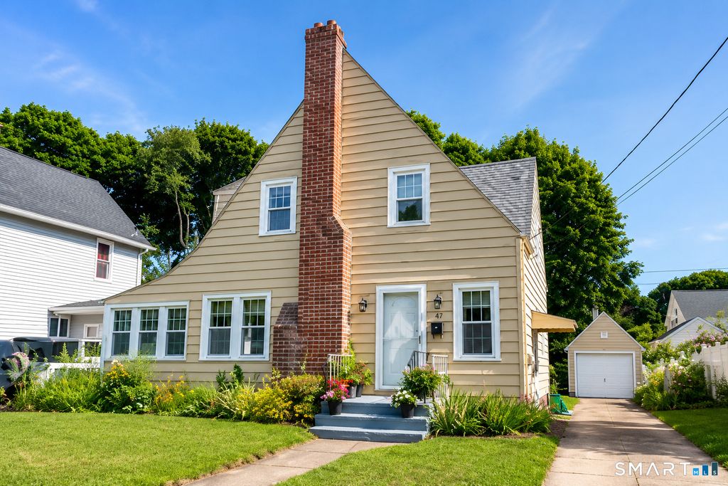 47 Tuttle Place, East Haven, CT 06512