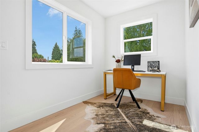 9240 Dayton Avenue N, Seattle, WA 98103