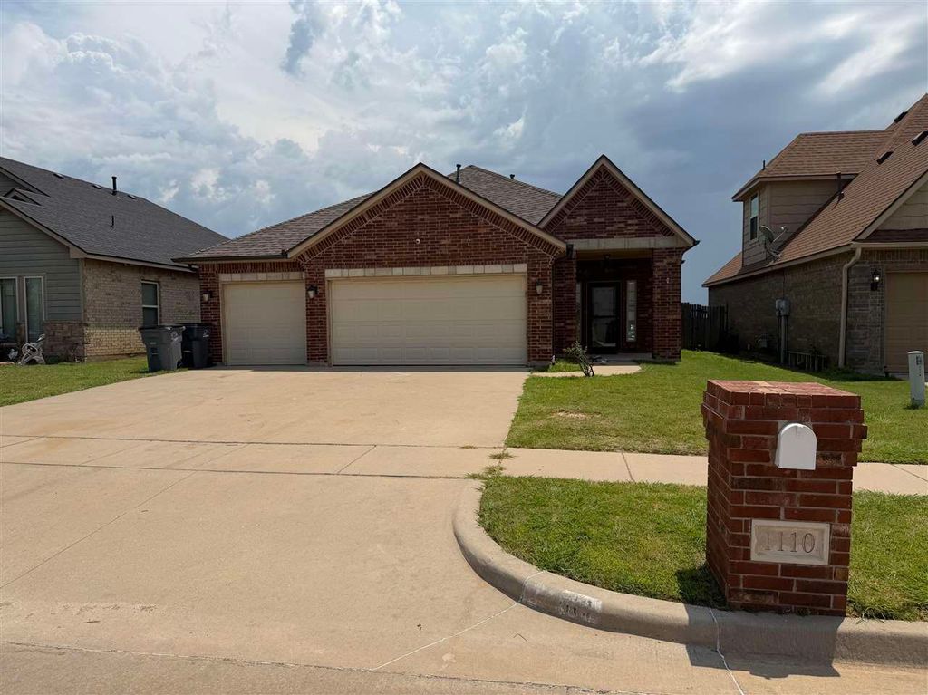 1110 SW 78th St, Lawton, OK 73505