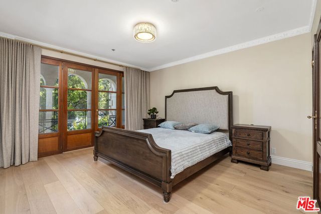9249 Burton Way 302, Beverly Hills, CA 90210