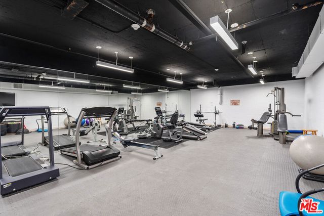 9249 Burton Way 302, Beverly Hills, CA 90210