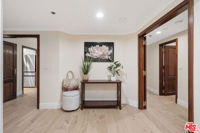 9249 Burton Way 302, Beverly Hills, CA 90210