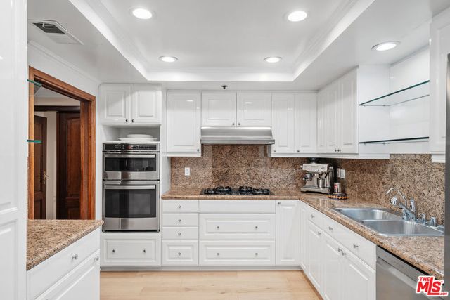 9249 Burton Way 302, Beverly Hills, CA 90210