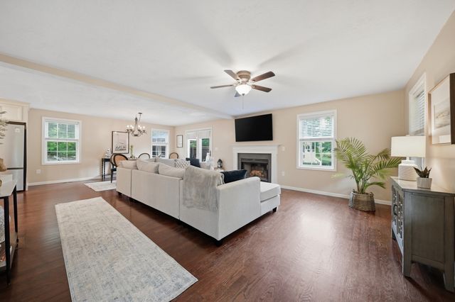6 Bard St, Haverhill, MA 01835
