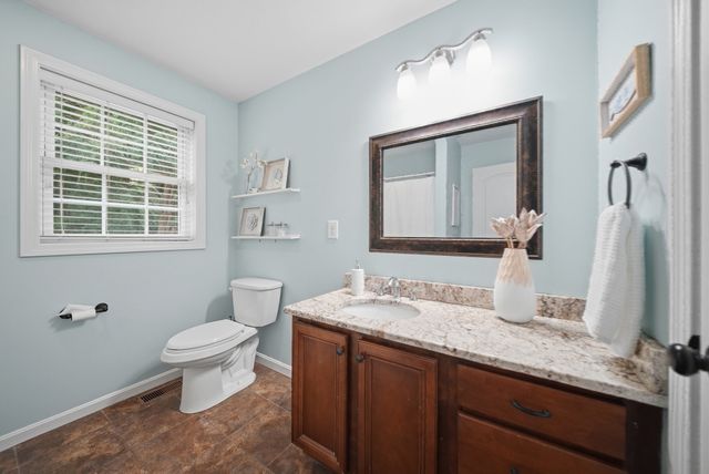 6 Bard St, Haverhill, MA 01835
