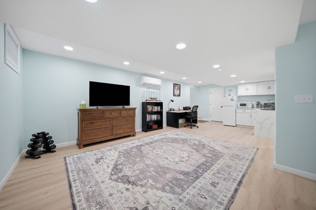 6 Bard St, Haverhill, MA 01835