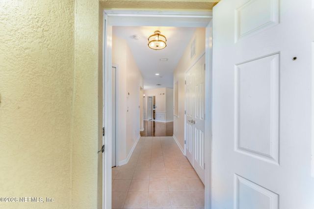 6724 WHITE BLOSSOM Circle 35B, Jacksonville, FL 32258