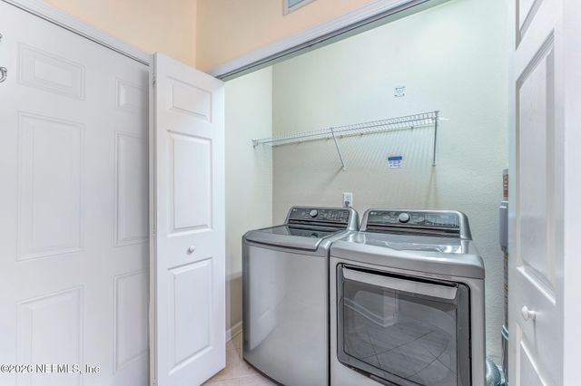 6724 WHITE BLOSSOM Circle 35B, Jacksonville, FL 32258