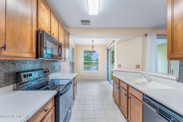 6724 WHITE BLOSSOM Circle 35B, Jacksonville, FL 32258